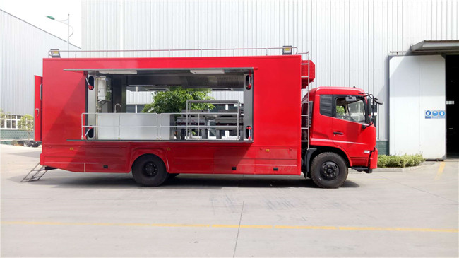 东风天锦餐饮车