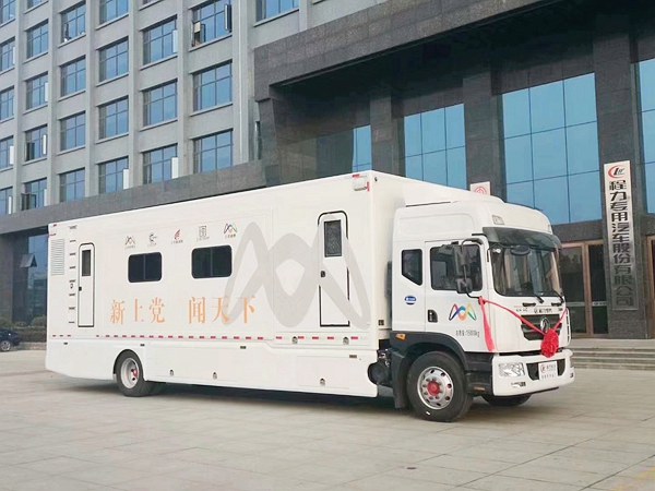 东风天龙通讯指挥车
